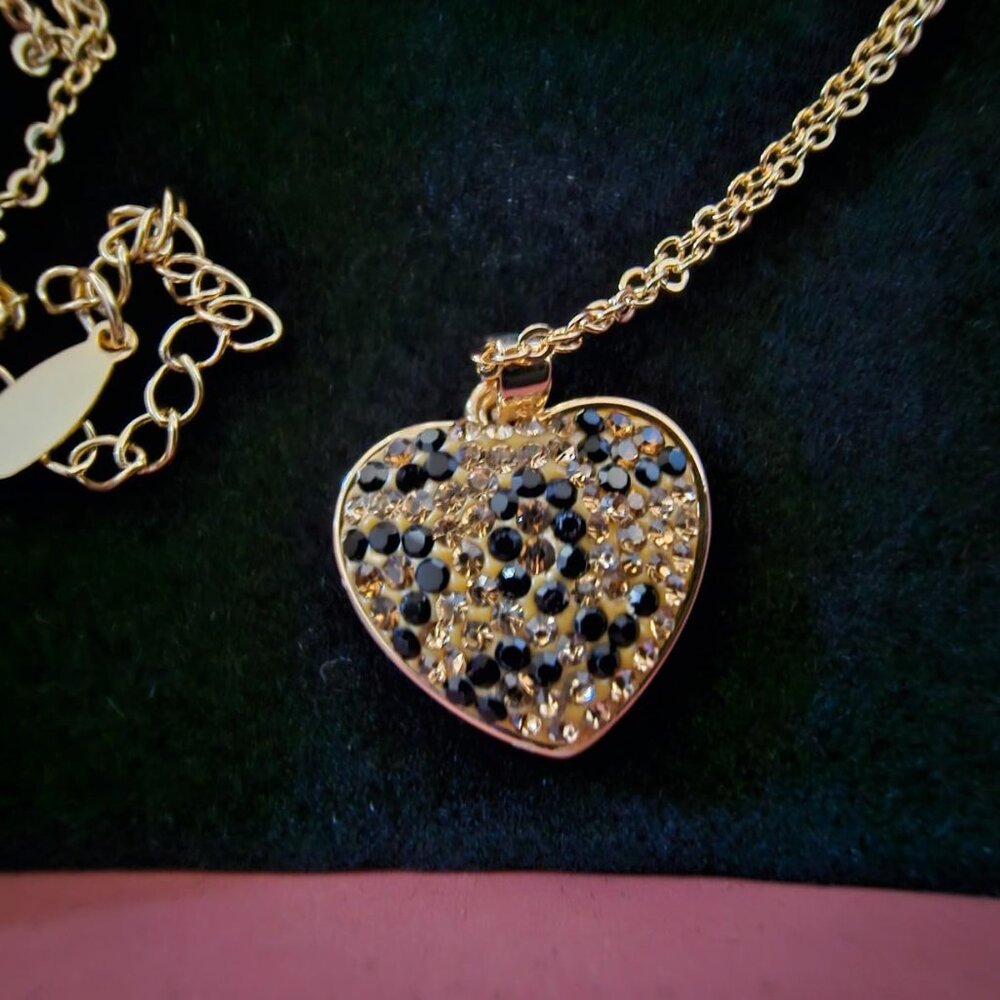 Neiman Marcus  18K Gold Plated Leopard Heart Necklace - Picture 4 of 6